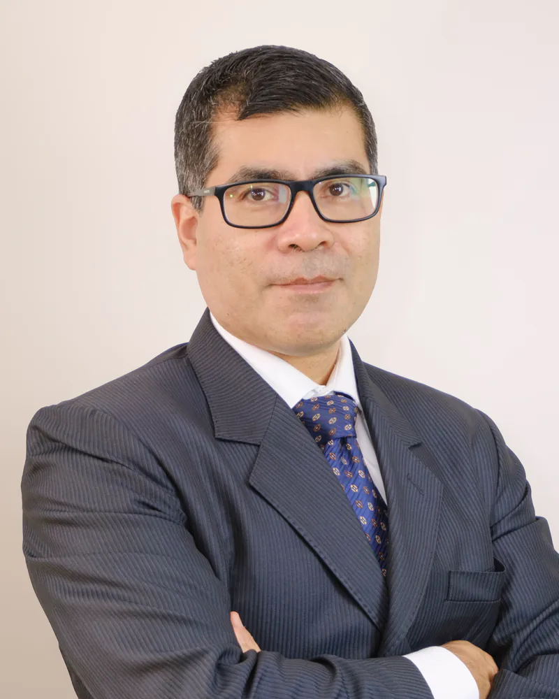 Retrato de Mg. César Augusto Higa Silva