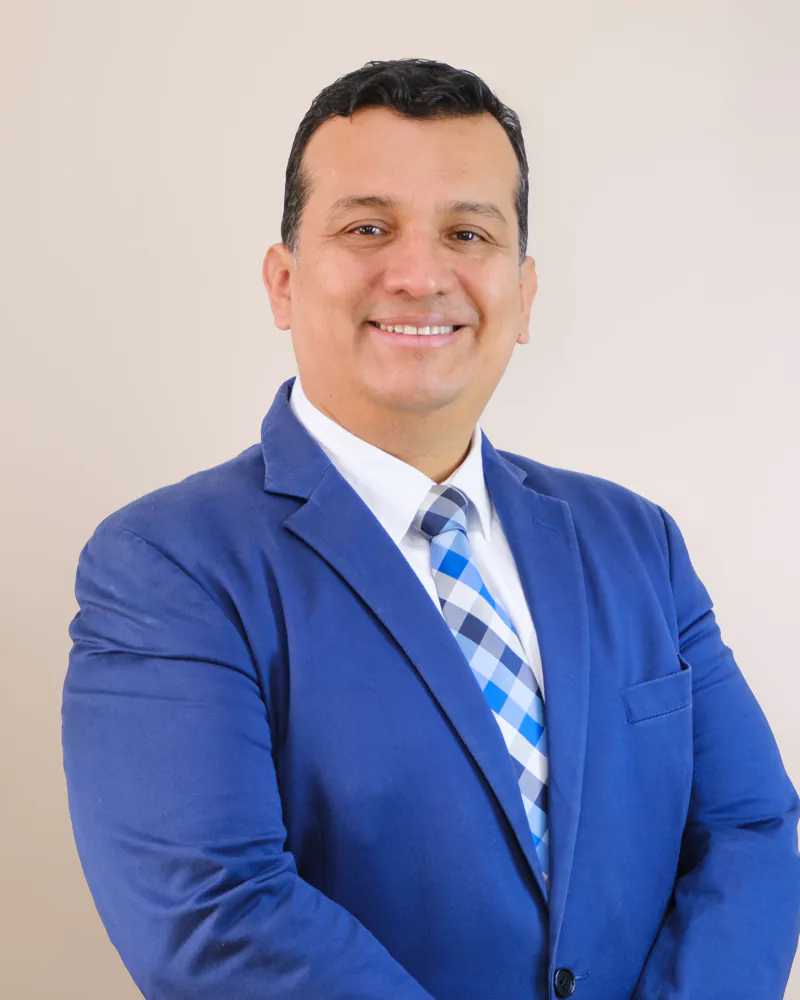 Retrato de Mg. Tommy R. Deza Sandoval
